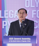 노란 수영복에 섹시한 몸매 어필하는 존예 처자