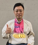 노란 수영복에 섹시한 몸매 어필하는 존예 처자