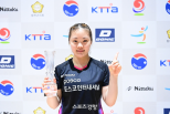 노란 수영복에 섹시한 몸매 어필하는 존예 처자
