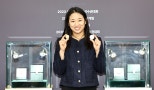 노란 수영복에 섹시한 몸매 어필하는 존예 처자