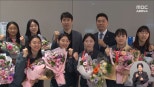 노란 수영복에 섹시한 몸매 어필하는 존예 처자