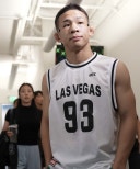 노란 수영복에 섹시한 몸매 어필하는 존예 처자