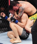 노란 수영복에 섹시한 몸매 어필하는 존예 처자