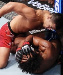 노란 수영복에 섹시한 몸매 어필하는 존예 처자