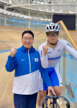 노란 수영복에 섹시한 몸매 어필하는 존예 처자