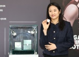노란 수영복에 섹시한 몸매 어필하는 존예 처자