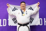 노란 수영복에 섹시한 몸매 어필하는 존예 처자