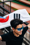 노란 수영복에 섹시한 몸매 어필하는 존예 처자