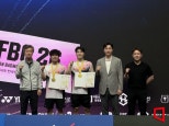노란 수영복에 섹시한 몸매 어필하는 존예 처자