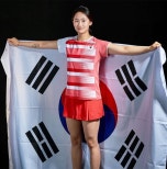 노란 수영복에 섹시한 몸매 어필하는 존예 처자