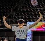 노란 수영복에 섹시한 몸매 어필하는 존예 처자