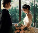 노란 수영복에 섹시한 몸매 어필하는 존예 처자