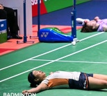 노란 수영복에 섹시한 몸매 어필하는 존예 처자