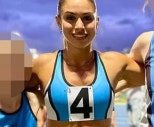 노란 수영복에 섹시한 몸매 어필하는 존예 처자