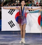 노란 수영복에 섹시한 몸매 어필하는 존예 처자