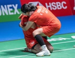 노란 수영복에 섹시한 몸매 어필하는 존예 처자