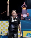 노란 수영복에 섹시한 몸매 어필하는 존예 처자