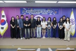 노란 수영복에 섹시한 몸매 어필하는 존예 처자