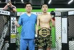 노란 수영복에 섹시한 몸매 어필하는 존예 처자