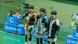 노란 수영복에 섹시한 몸매 어필하는 존예 처자