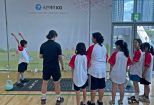 노란 수영복에 섹시한 몸매 어필하는 존예 처자