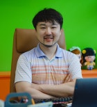 노란 수영복에 섹시한 몸매 어필하는 존예 처자