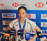 노란 수영복에 섹시한 몸매 어필하는 존예 처자