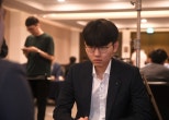 노란 수영복에 섹시한 몸매 어필하는 존예 처자