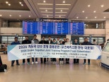 노란 수영복에 섹시한 몸매 어필하는 존예 처자