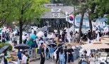 노란 수영복에 섹시한 몸매 어필하는 존예 처자