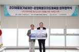 노란 수영복에 섹시한 몸매 어필하는 존예 처자