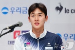 노란 수영복에 섹시한 몸매 어필하는 존예 처자