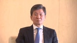 노란 수영복에 섹시한 몸매 어필하는 존예 처자