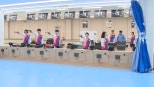 노란 수영복에 섹시한 몸매 어필하는 존예 처자