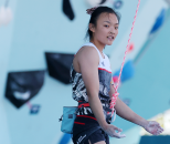 노란 수영복에 섹시한 몸매 어필하는 존예 처자