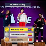 노란 수영복에 섹시한 몸매 어필하는 존예 처자