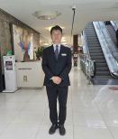 노란 수영복에 섹시한 몸매 어필하는 존예 처자