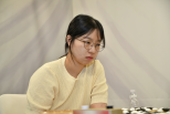 노란 수영복에 섹시한 몸매 어필하는 존예 처자