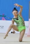 노란 수영복에 섹시한 몸매 어필하는 존예 처자