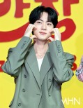 BTS Jin’s ‘Echo’ Success on Billboard 200: Global Impact