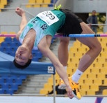 노란 수영복에 섹시한 몸매 어필하는 존예 처자