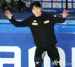 노란 수영복에 섹시한 몸매 어필하는 존예 처자