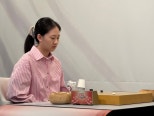 노란 수영복에 섹시한 몸매 어필하는 존예 처자
