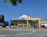 노란 수영복에 섹시한 몸매 어필하는 존예 처자