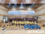 노란 수영복에 섹시한 몸매 어필하는 존예 처자
