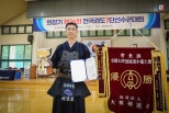 노란 수영복에 섹시한 몸매 어필하는 존예 처자
