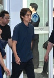 노란 수영복에 섹시한 몸매 어필하는 존예 처자