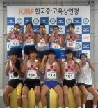 노란 수영복에 섹시한 몸매 어필하는 존예 처자