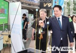 노란 수영복에 섹시한 몸매 어필하는 존예 처자