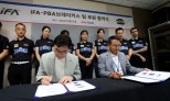 노란 수영복에 섹시한 몸매 어필하는 존예 처자